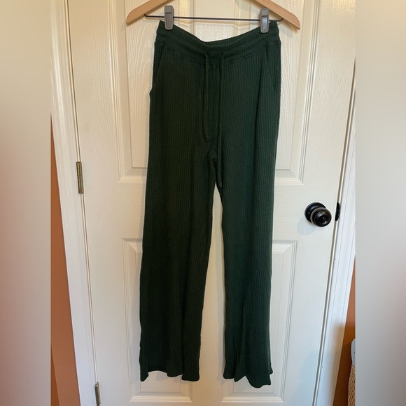 Beyond Yoga Free Style Pant Forest Green Waffle Knit - Picture 2 of 4